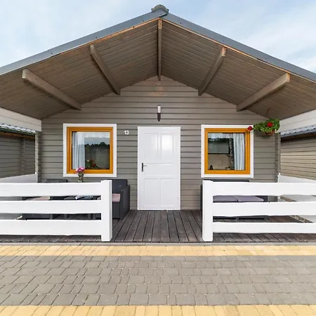 Wakacyjny Raj ロッジ ミエレンコ