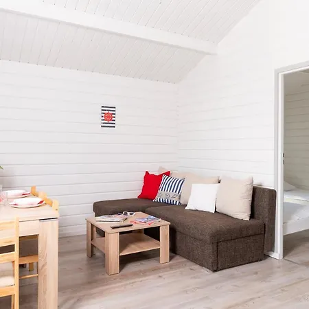 ロッジ Wakacyjny Raj ミエレンコ