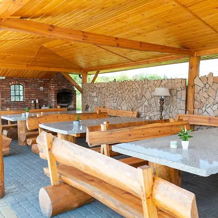 Wakacyjny Raj ロッジ ミエレンコ