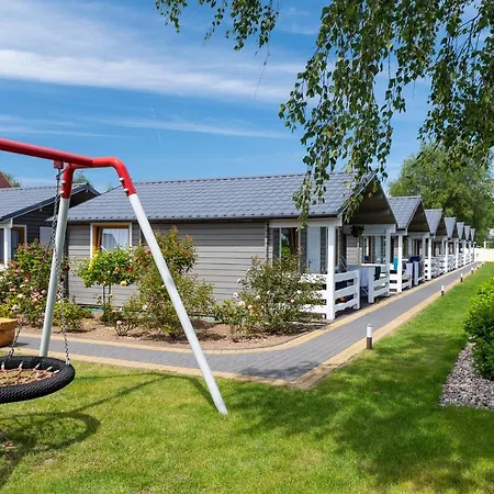 Wakacyjny Raj ロッジ ミエレンコ